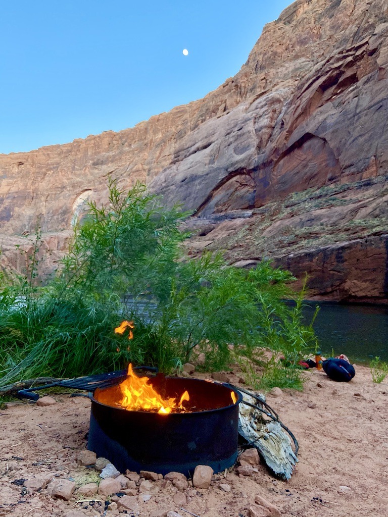Campsite with moon on kayaking antelope canyon and horseshoe bend