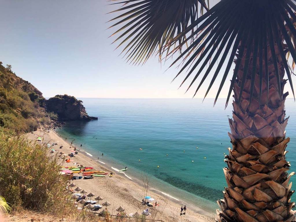 kayaks on beach-kayaking day trips in Europe