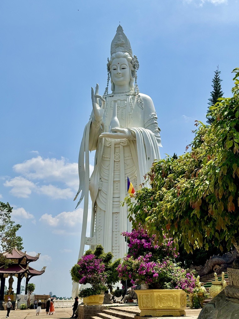 white lady Buddha